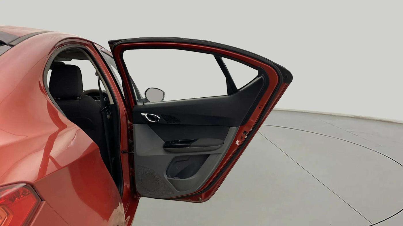 2017 Tata TIGOR XZ (O) PETROL, Petrol, Manual, 86,126 km, RHS Rear Door