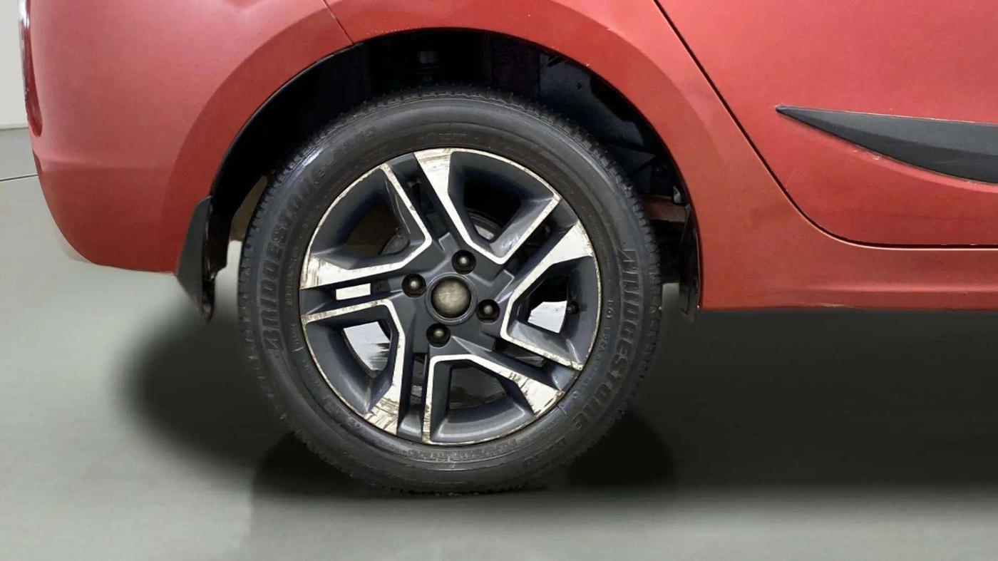 2017 Tata TIGOR XZ (O) PETROL, Petrol, Manual, 86,126 km, Right Rear Wheel