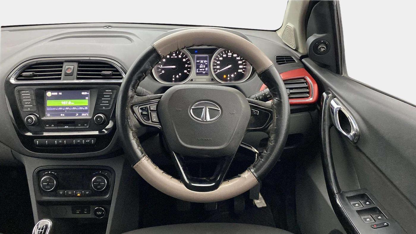 2017 Tata TIGOR XZ (O) PETROL, Petrol, Manual, 86,126 km, Steering Wheel Close Up