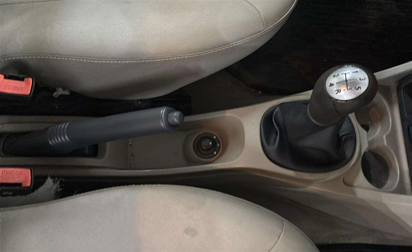 2016 Nissan Terrano XL (P), Petrol, Manual, 24,062 km, Gear Lever