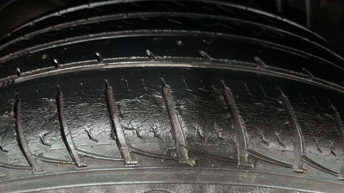 2016 Nissan Terrano XL (P), Petrol, Manual, 24,062 km, Left Rear Tyre Tread