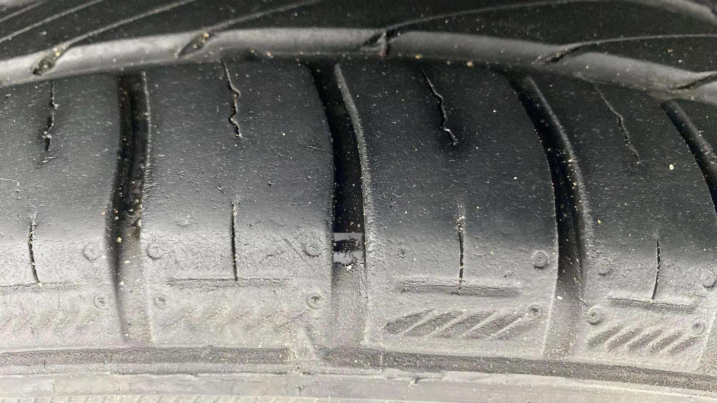 2021 Volkswagen Polo COMFORTLINE 1.0L TSI, Petrol, Manual, 21,919 km, Right Rear Tyre Tread