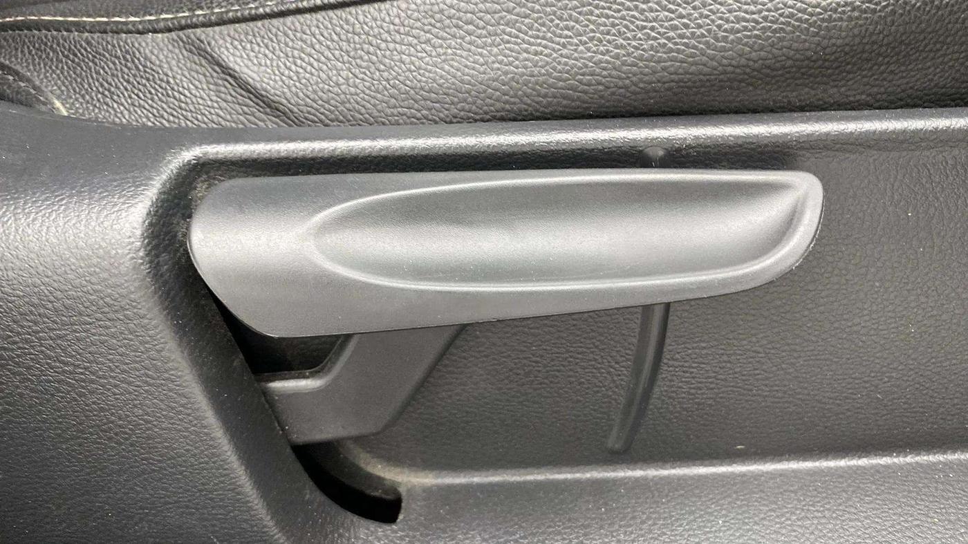 2021 Volkswagen Polo COMFORTLINE 1.0L TSI, Petrol, Manual, 21,919 km, Driver Side Adjustment Panel