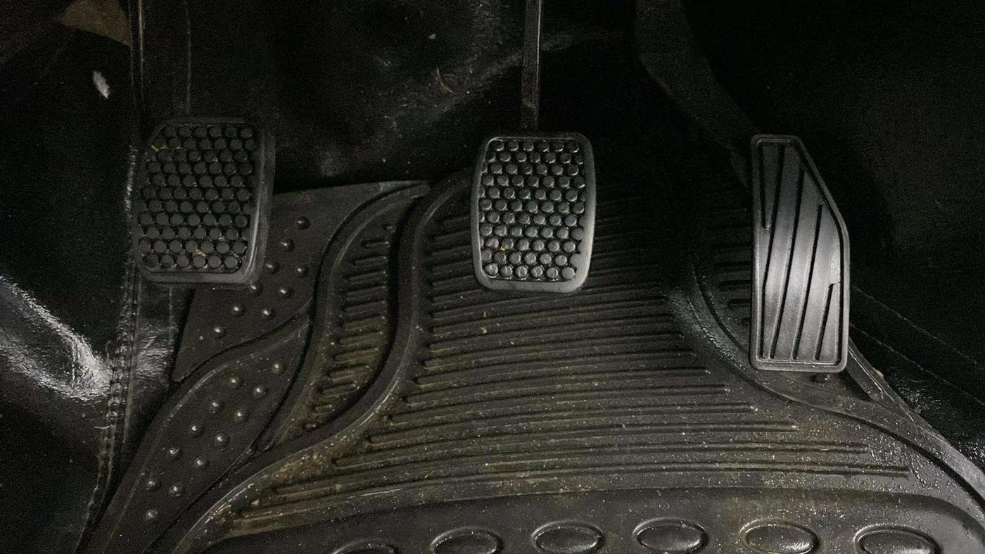 2019 Maruti Alto LXI, Petrol, Manual, 61,329 km, Pedals