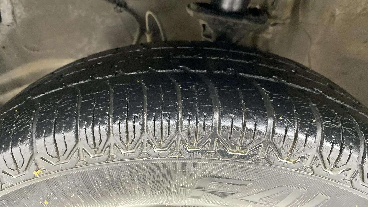 2019 Maruti Alto LXI, Petrol, Manual, 61,329 km, Left Front Tyre Tread