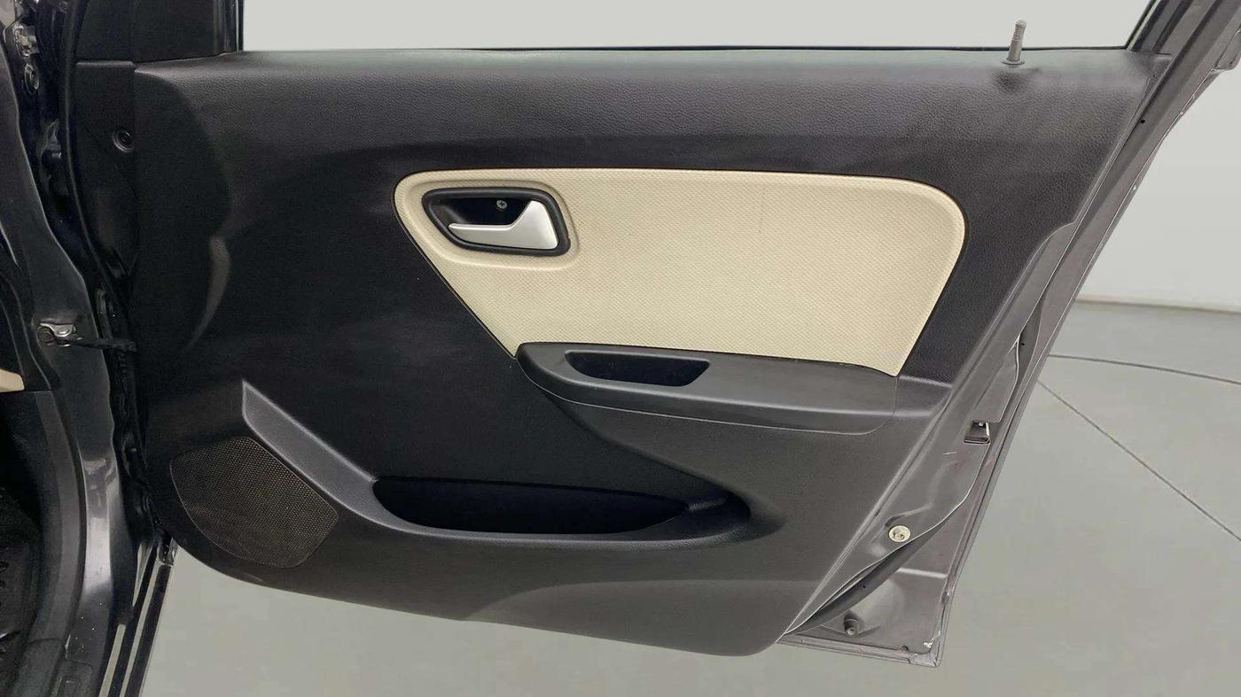 2019 Maruti Alto LXI, Petrol, Manual, 61,329 km, Driver Side Door Panels Control