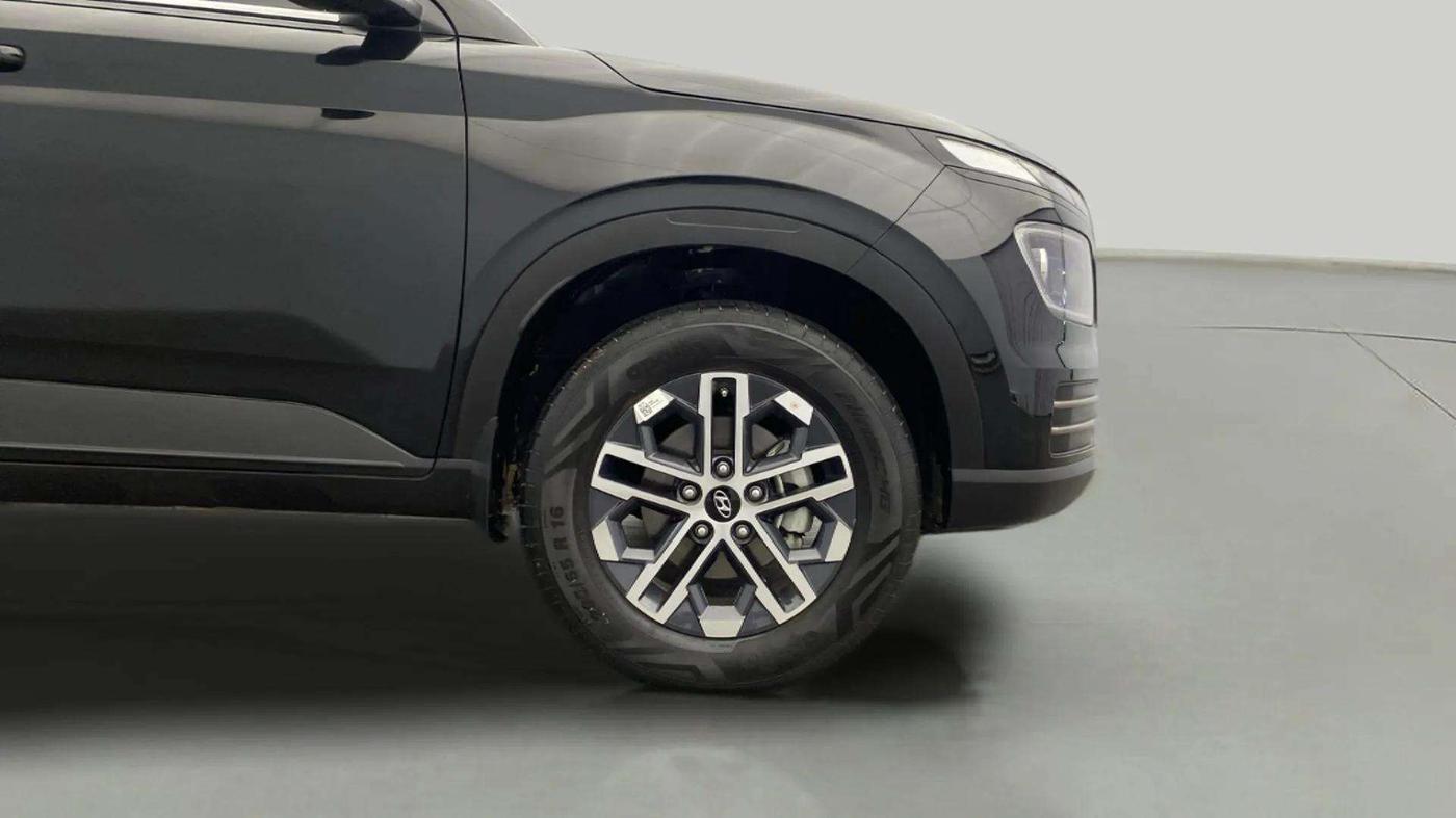 2024 Hyundai VENUE S (O) 1.2 KNIGHT EDITION, Petrol, Manual, 4,743 km, Right Front Wheel