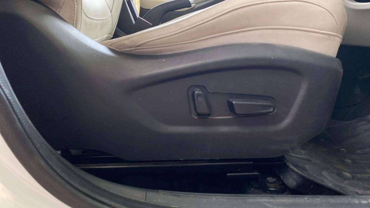 2019 KIA SELTOS HTX PLUS 1.5 DIESEL, Diesel, Manual, 11,424 km, Driver Side Adjustment Panel