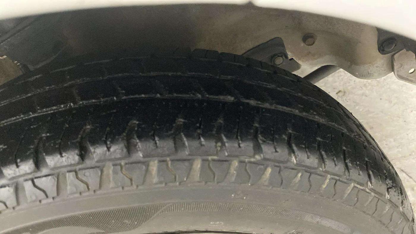 2016 Maruti Alto 800 LXI, Petrol, Manual, 34,025 km, Right Front Tyre Tread
