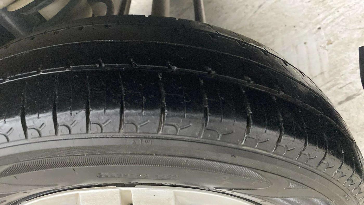 2016 Maruti Alto 800 LXI, Petrol, Manual, 34,025 km, Left Rear Tyre Tread