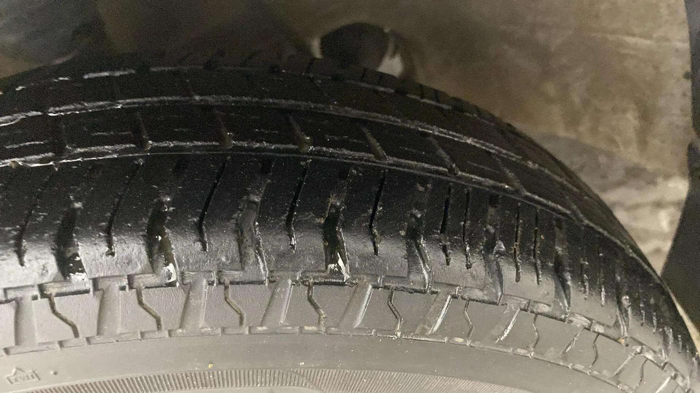 2016 Maruti Alto 800 LXI, Petrol, Manual, 34,025 km, Left Front Tyre Tread