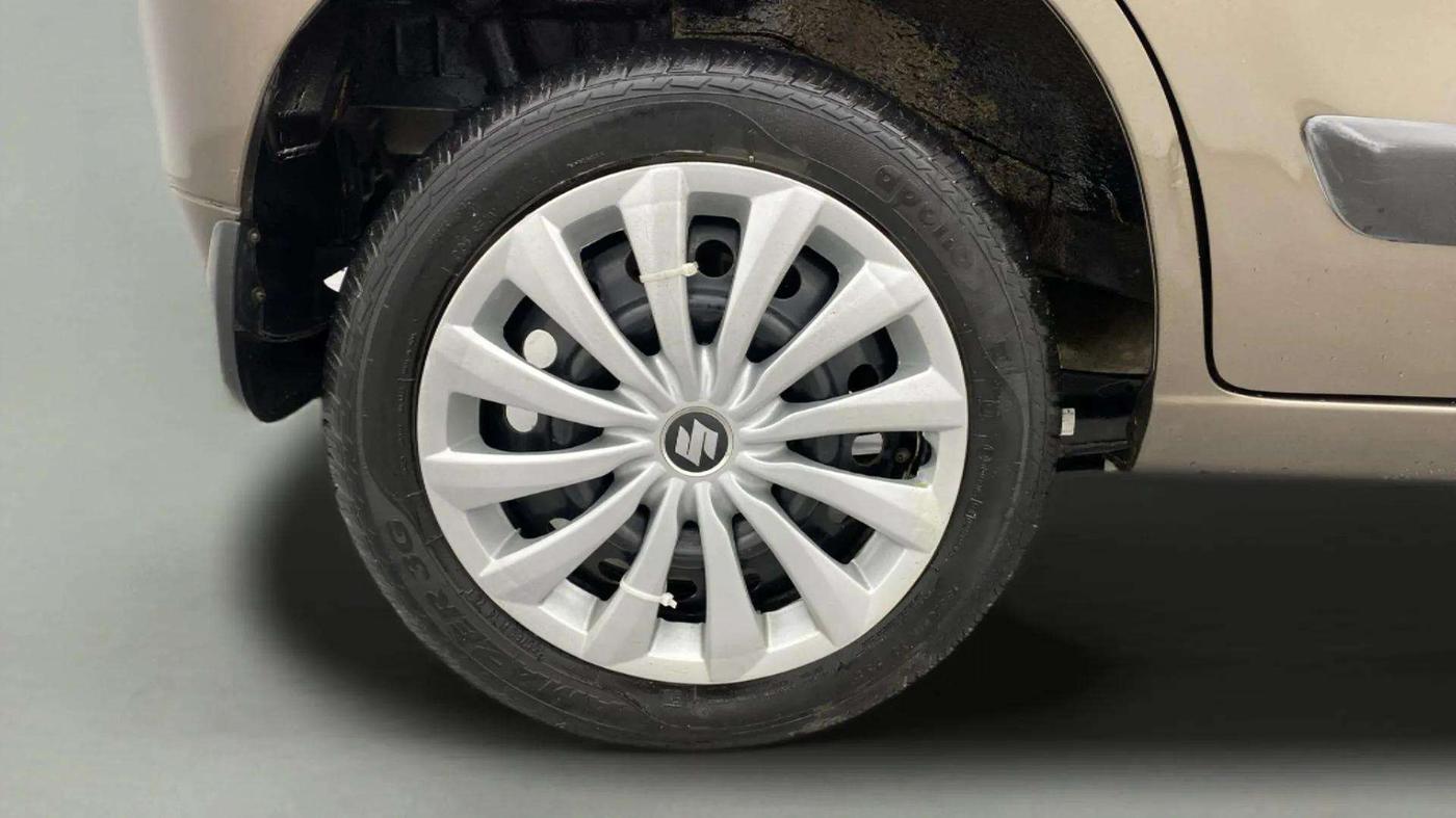2015 Maruti Wagon R 1.0 VXI, Petrol, Manual, 13,389 km, Right Rear Wheel