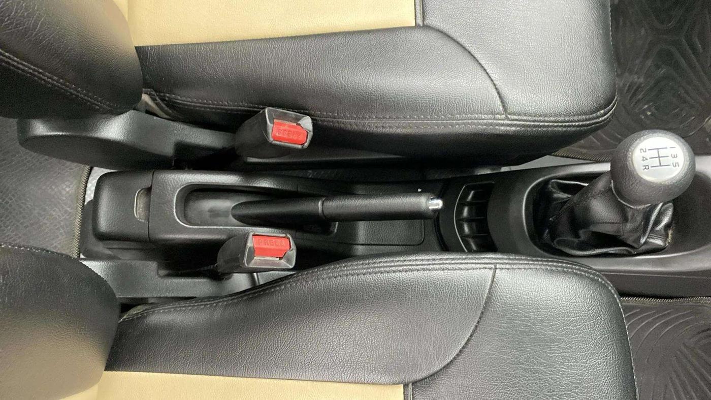 2015 Maruti Wagon R 1.0 VXI, Petrol, Manual, 13,389 km, Gear Lever