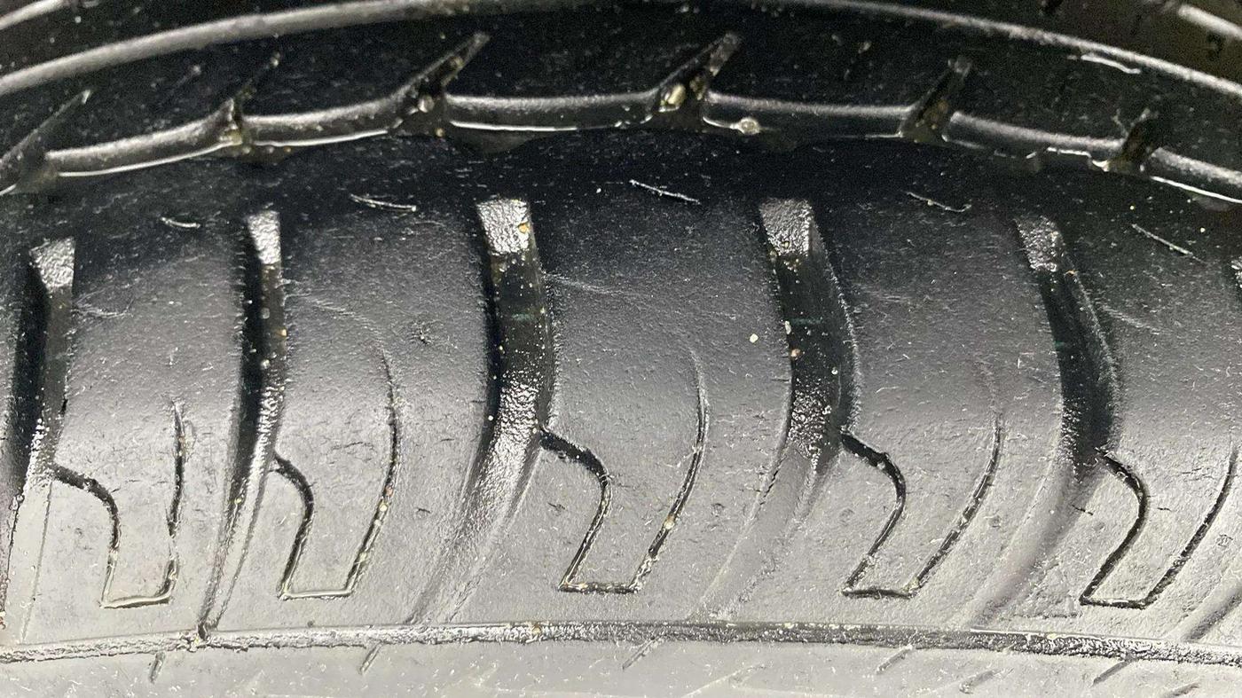 2015 Maruti Wagon R 1.0 VXI, Petrol, Manual, 13,389 km, Left Rear Tyre Tread