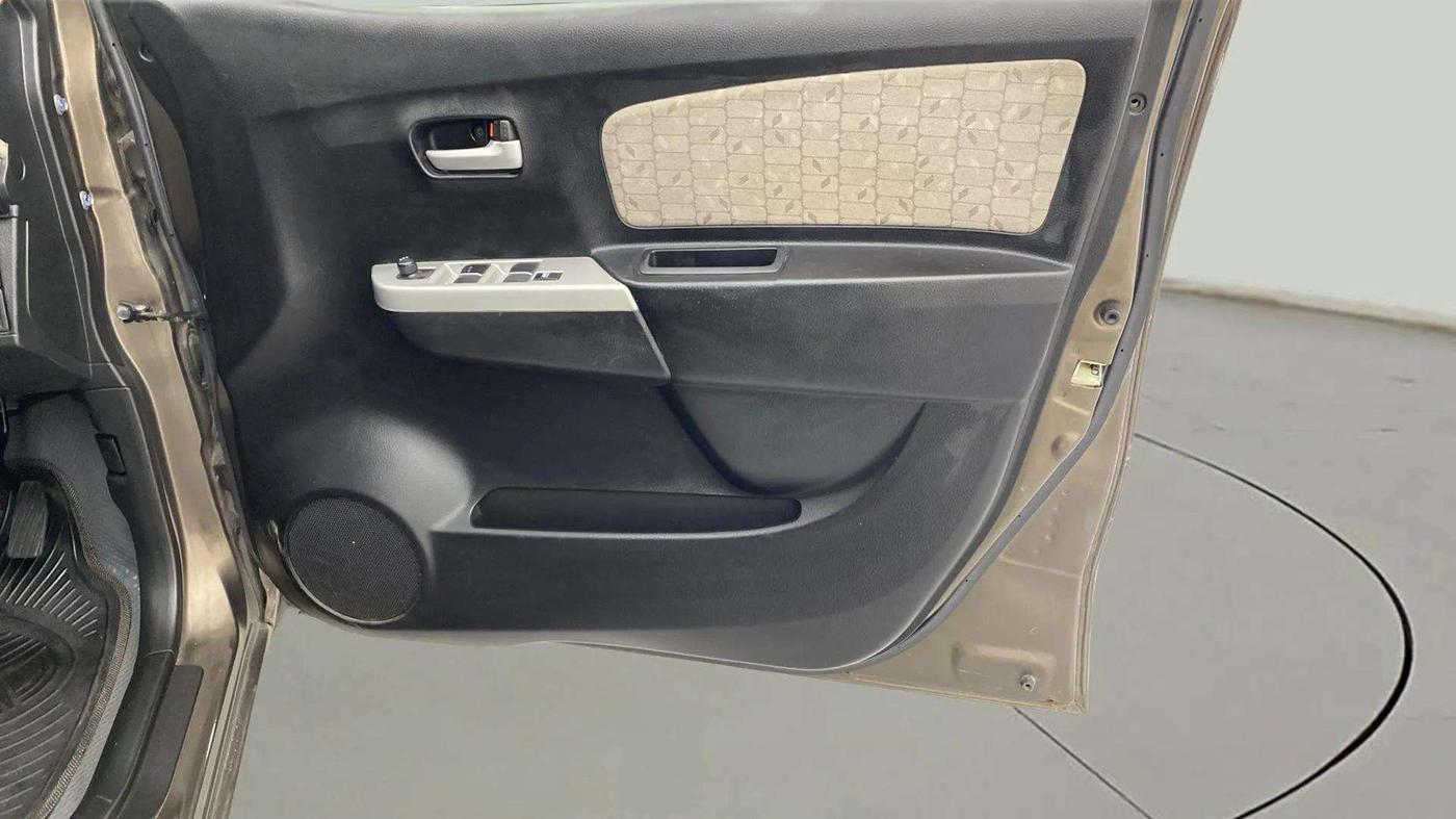 2015 Maruti Wagon R 1.0 VXI, Petrol, Manual, 13,389 km, Driver Side Door Panels Control