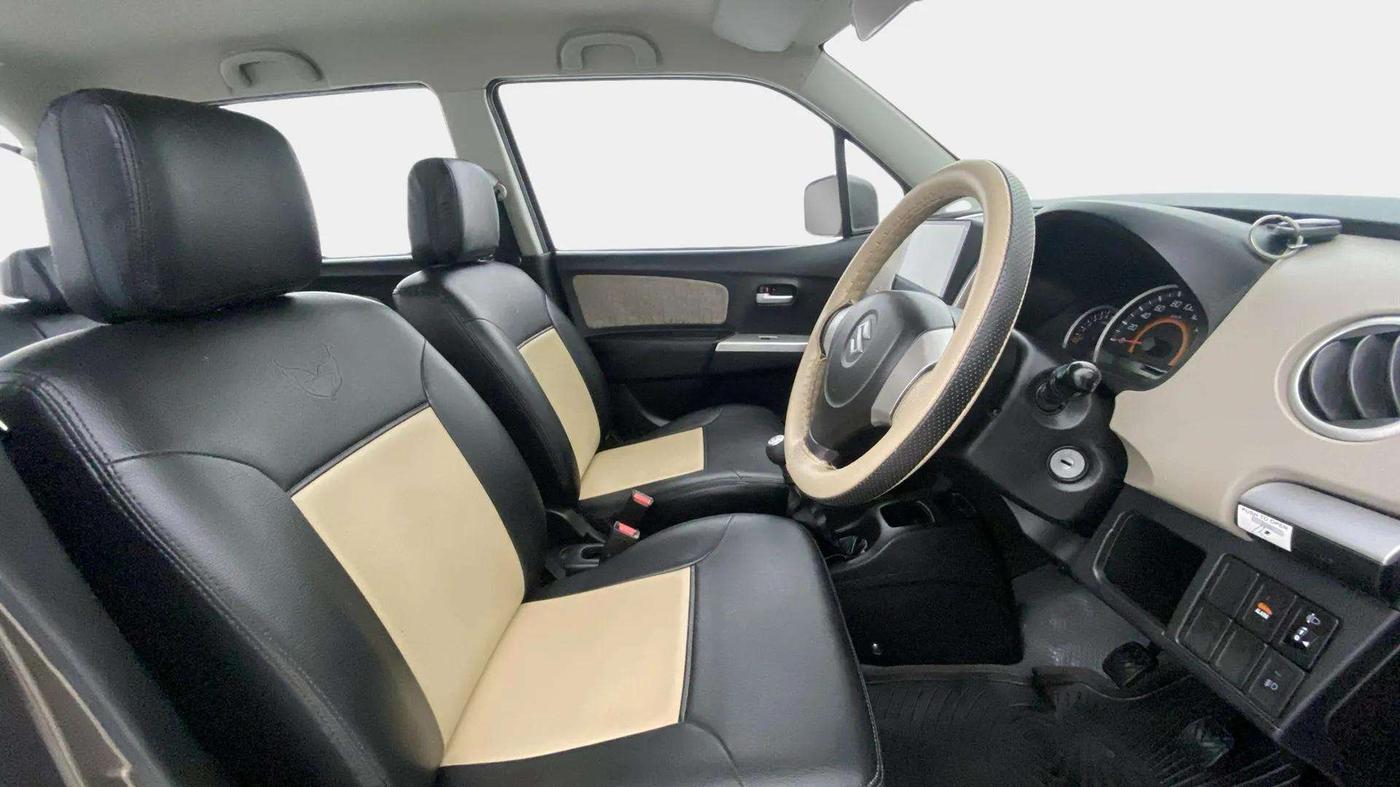 2015 Maruti Wagon R 1.0 VXI, Petrol, Manual, 13,389 km, Right Side Front Door Cabin