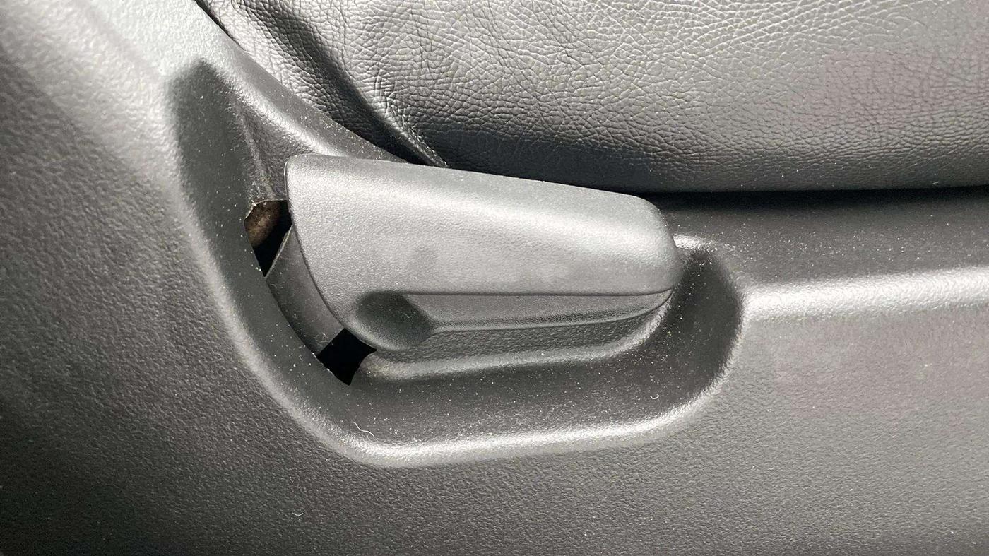 2015 Maruti Wagon R 1.0 VXI, Petrol, Manual, 13,389 km, Driver Side Adjustment Panel