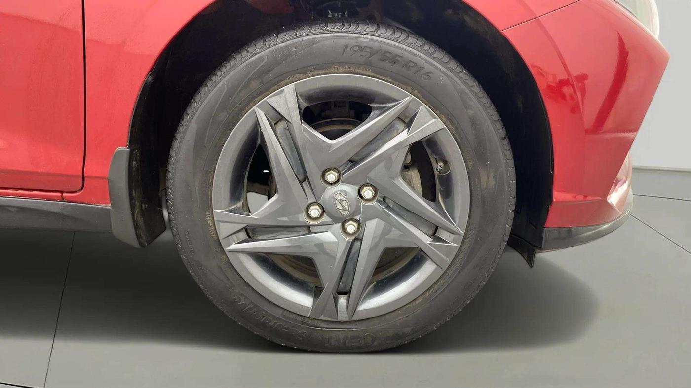 2023 Hyundai NEW I20 SPORTZ 1.2 IVT, Petrol, Automatic, 38,792 km, Right Front Wheel