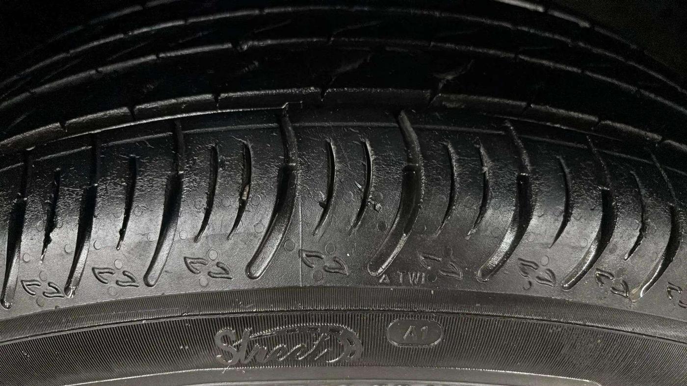 2024 Maruti FRONX DELTA CNG 1.2 MT, CNG, Manual, 21,117 km, Right Front Tyre Tread