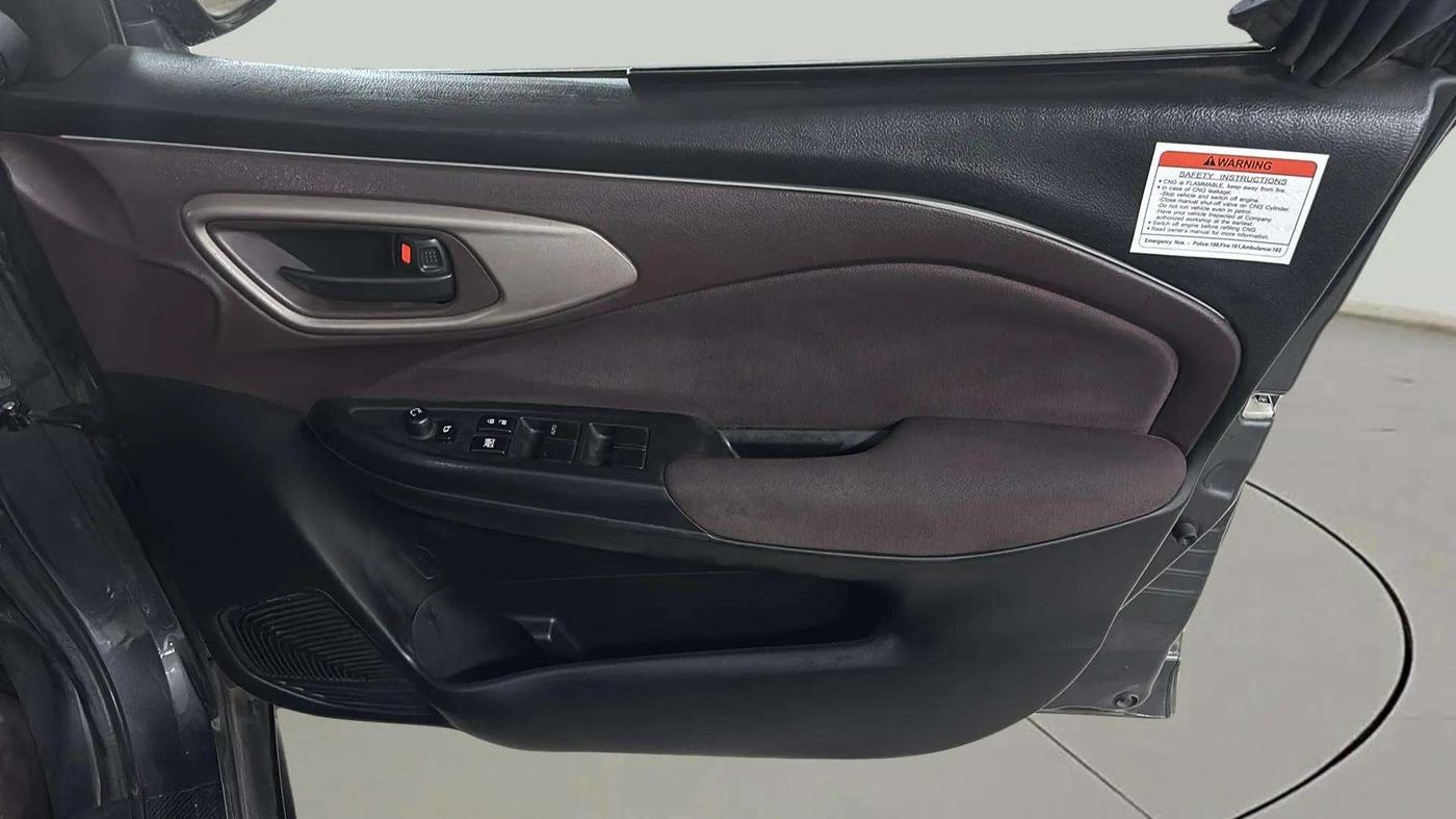 2024 Maruti FRONX DELTA CNG 1.2 MT, CNG, Manual, 21,117 km, Driver Side Door Panels Control
