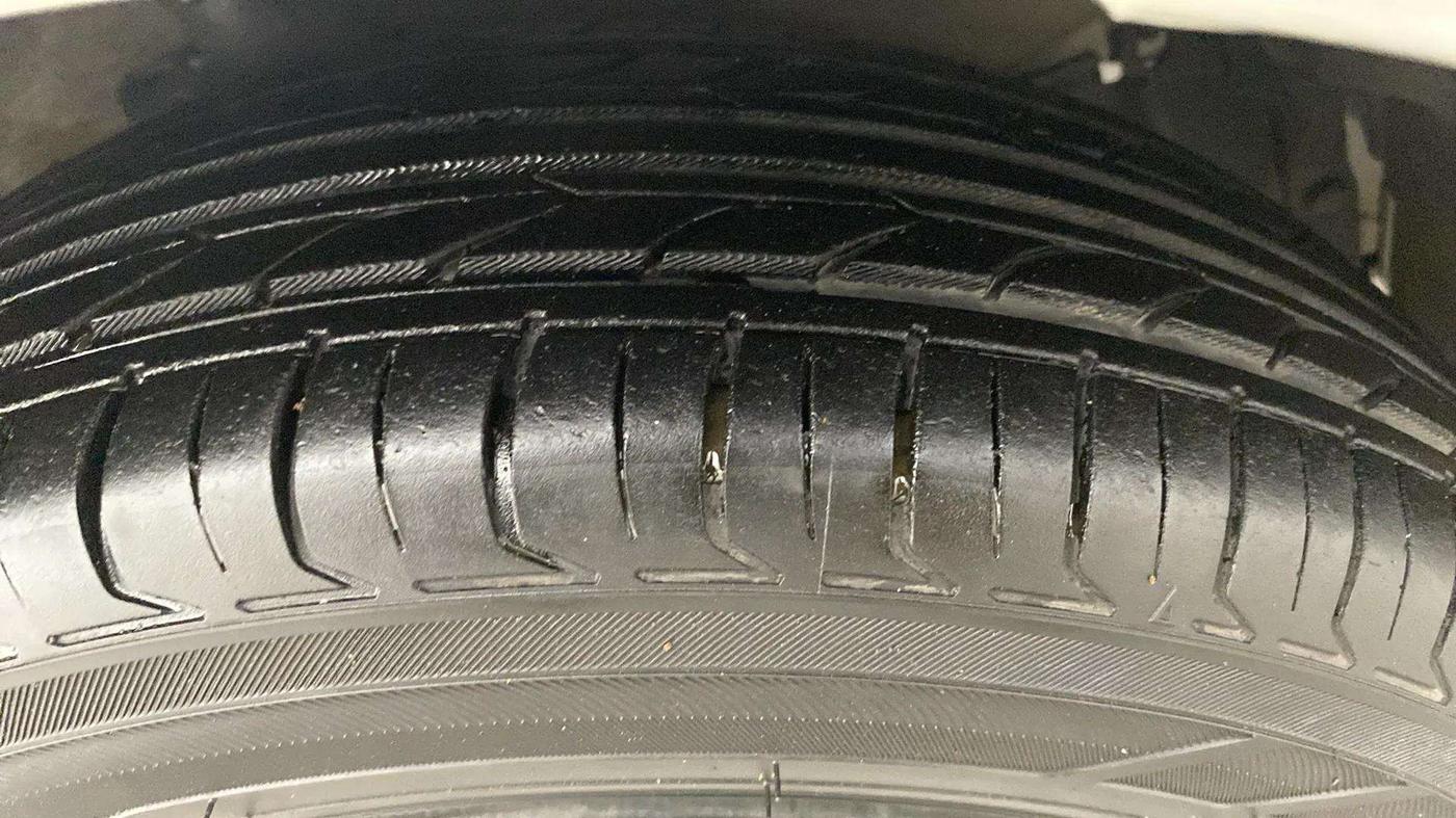 2017 Maruti Celerio VXI CNG, CNG, Manual, 81,256 km, Right Front Tyre Tread