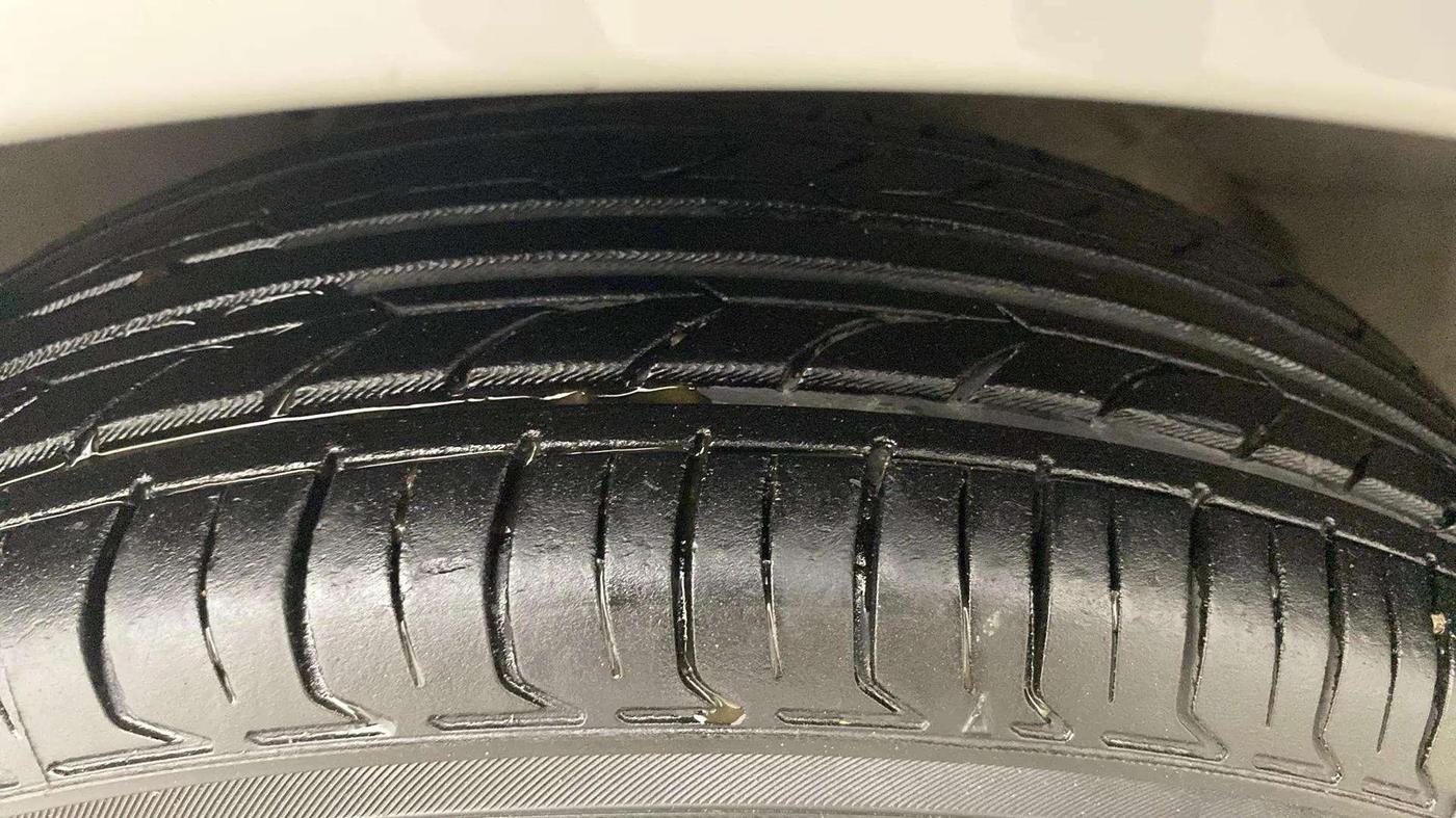 2017 Maruti Celerio VXI CNG, CNG, Manual, 81,256 km, Left Front Tyre Tread