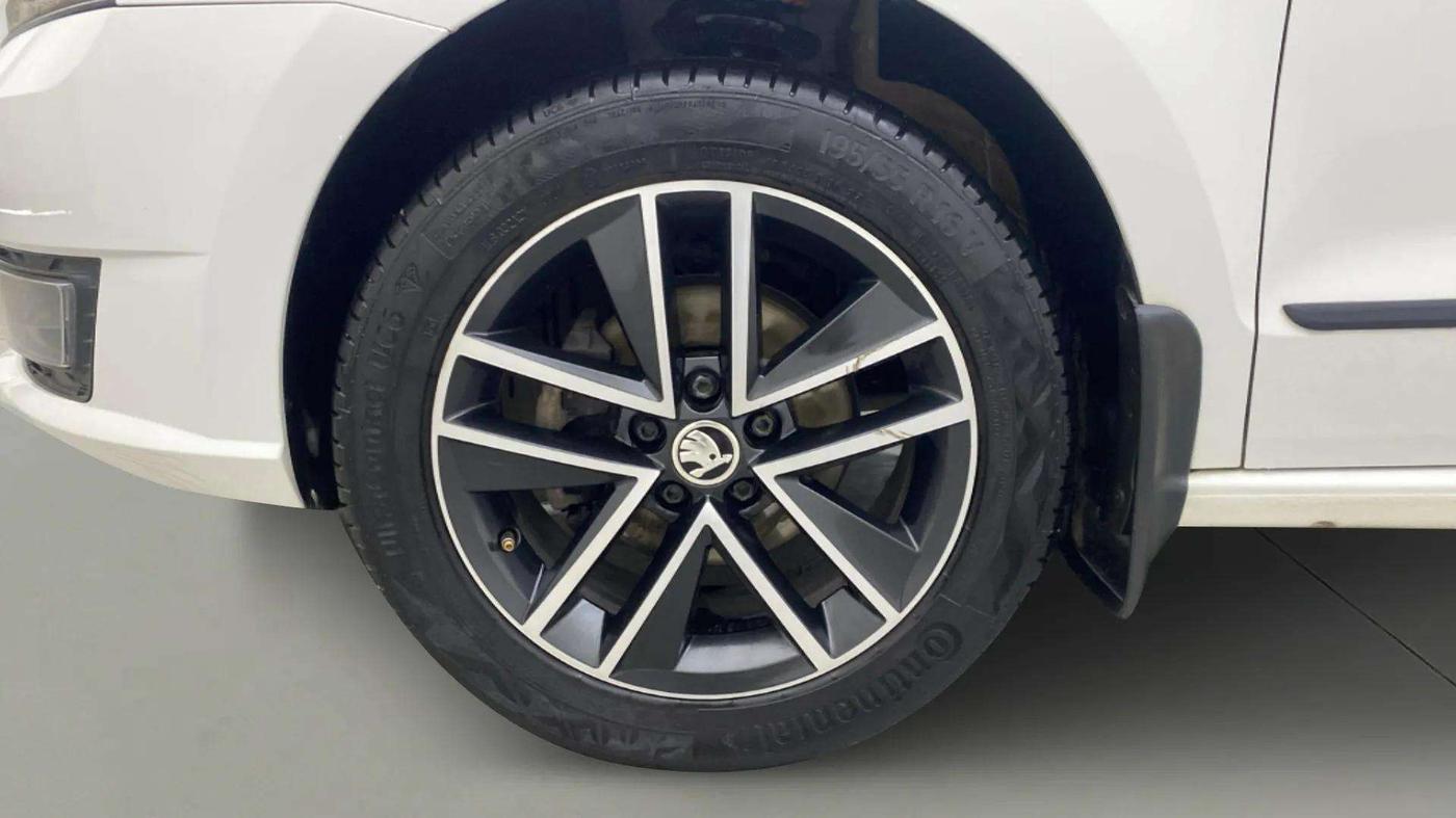 2018 Skoda Rapid STYLE 1.6 MPI, Petrol, Manual, 69,568 km, Left Front Wheel