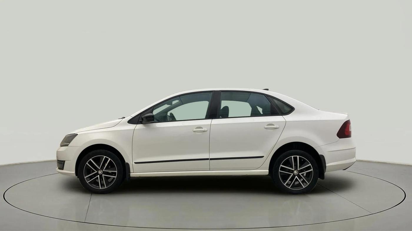 2018 Skoda Rapid STYLE 1.6 MPI, Petrol, Manual, 69,568 km, Left Side