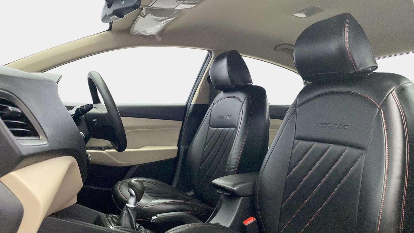2019 Hyundai Verna 1.6 VTVT SX, Petrol, Manual, 40,286 km, Right Side Front Door Cabin