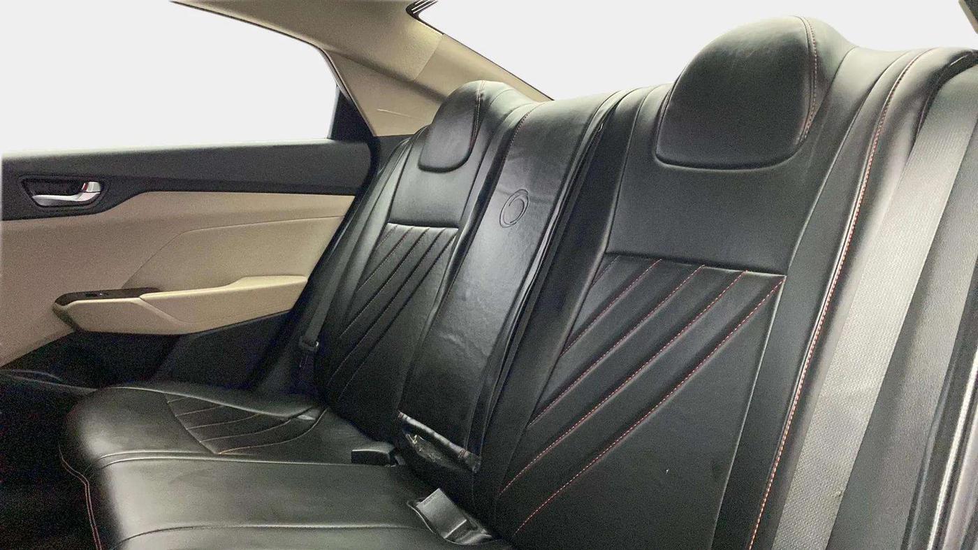 2019 Hyundai Verna 1.6 VTVT SX, Petrol, Manual, 40,286 km, Right Side Rear Door Cabin