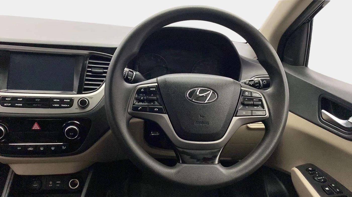 2019 Hyundai Verna 1.6 VTVT SX, Petrol, Manual, 40,286 km, Steering Wheel Close Up