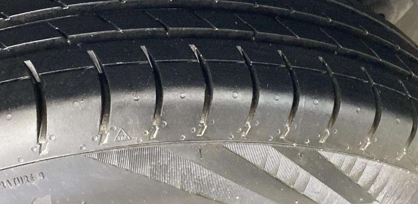 2016 Maruti Swift VXI, Petrol, Manual, 63,370 km, Left Front Tyre Tread