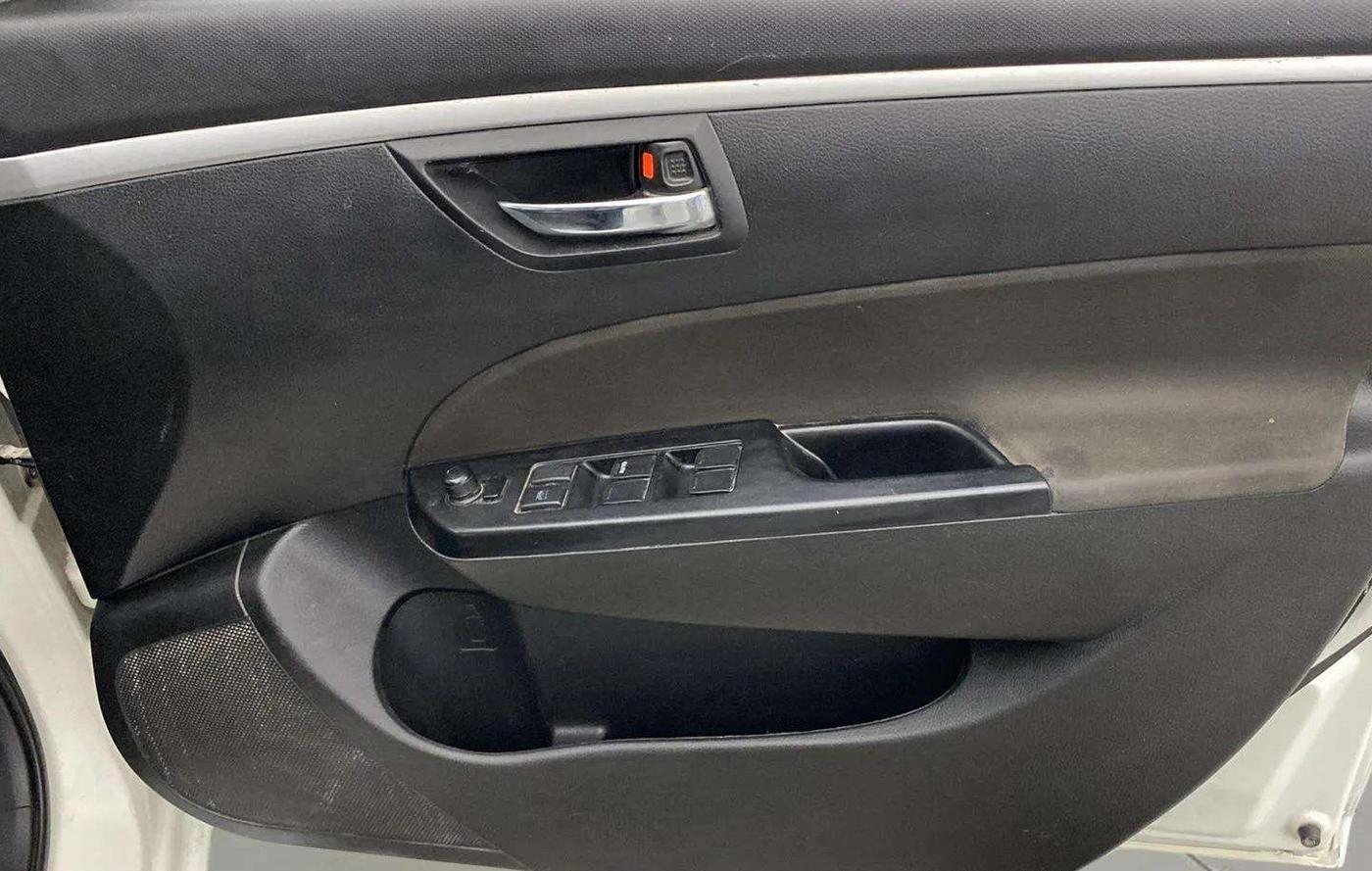 2016 Maruti Swift VXI, Petrol, Manual, 63,370 km, Driver Side Door Panels Control