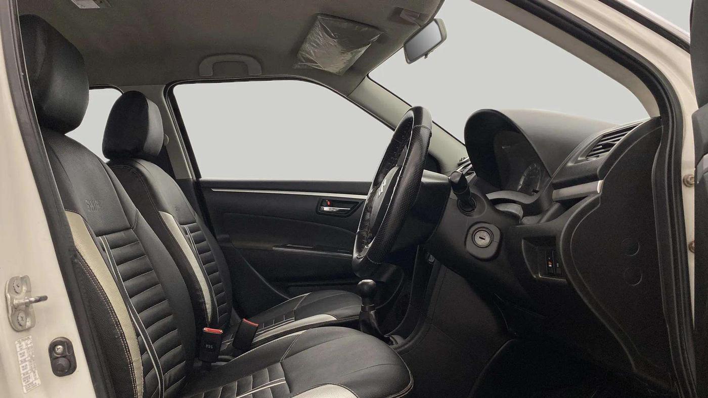 2016 Maruti Swift VXI, Petrol, Manual, 63,370 km, Right Side Front Door Cabin