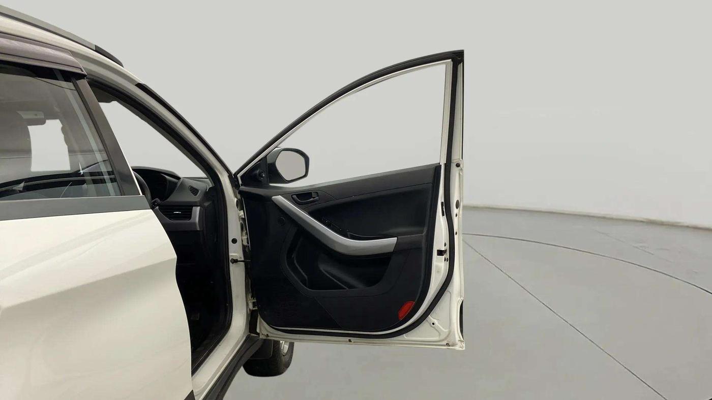 2021 Tata NEXON XMA SUNROOF PETROL, Petrol, Automatic, 20,545 km, RHS Front Door