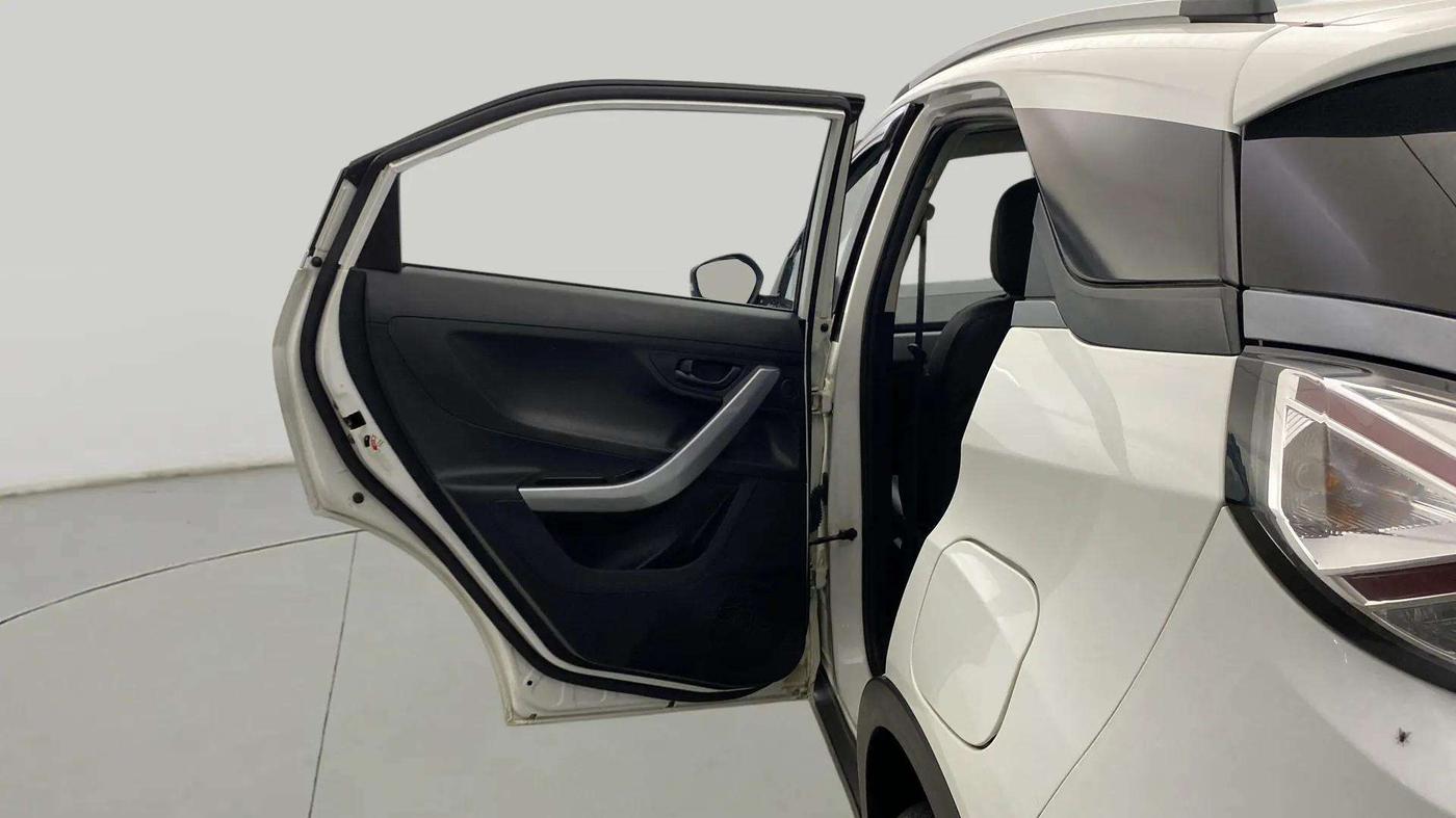 2021 Tata NEXON XMA SUNROOF PETROL, Petrol, Automatic, 20,545 km, LHS Rear Door