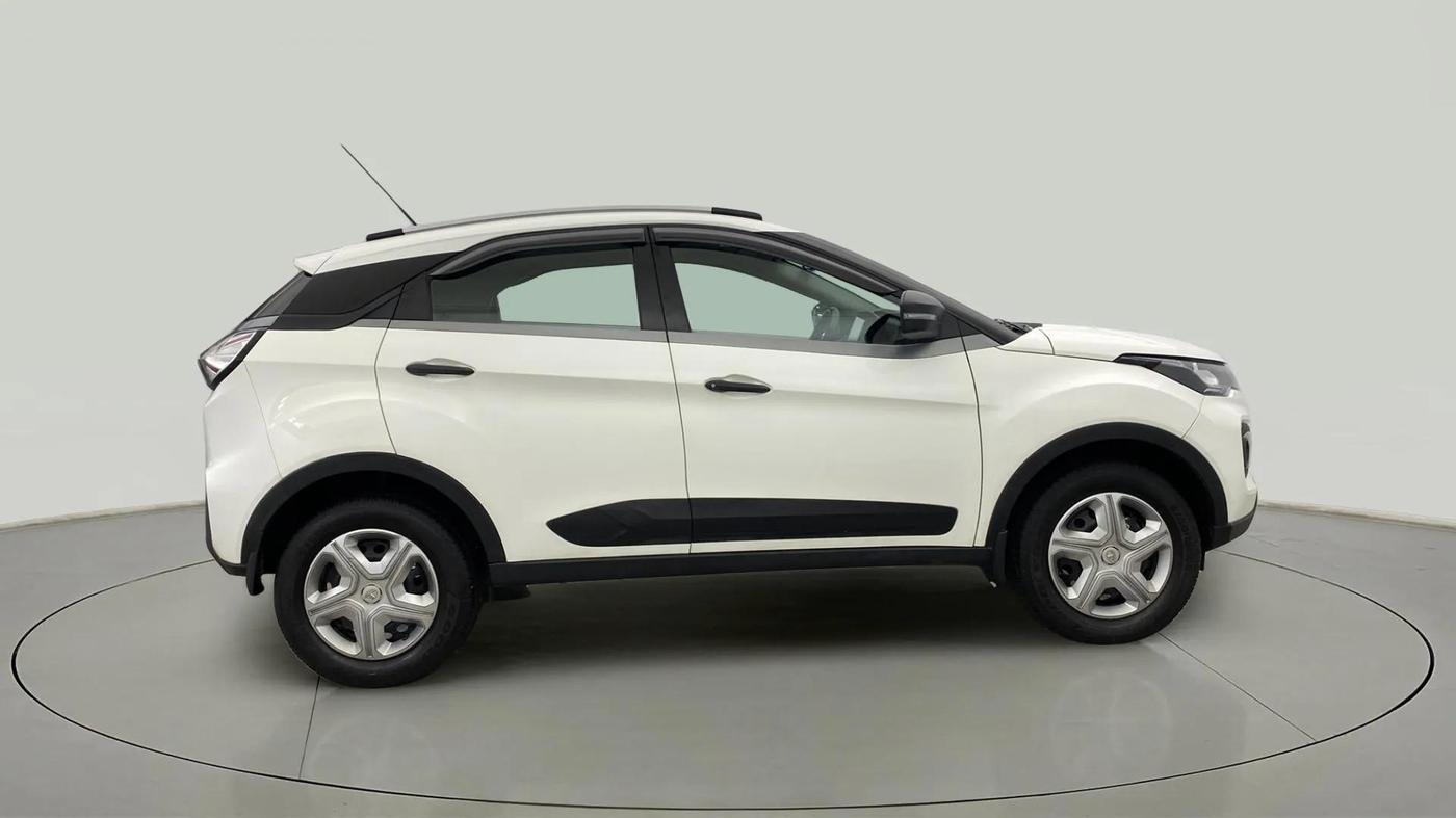2021 Tata NEXON XMA SUNROOF PETROL, Petrol, Automatic, 20,545 km, Right Side View