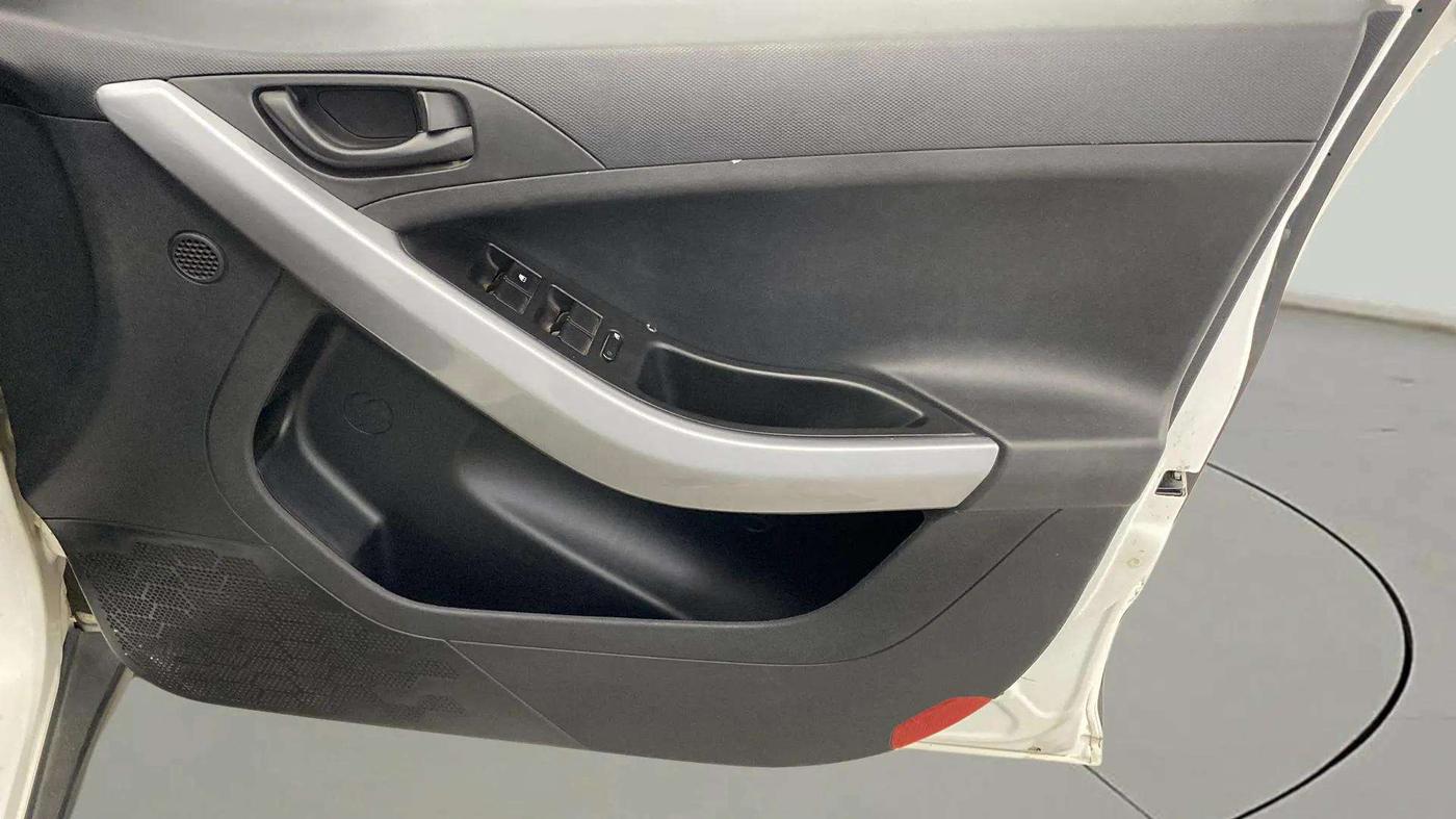 2021 Tata NEXON XMA SUNROOF PETROL, Petrol, Automatic, 20,545 km, Driver Side Door Panels Control
