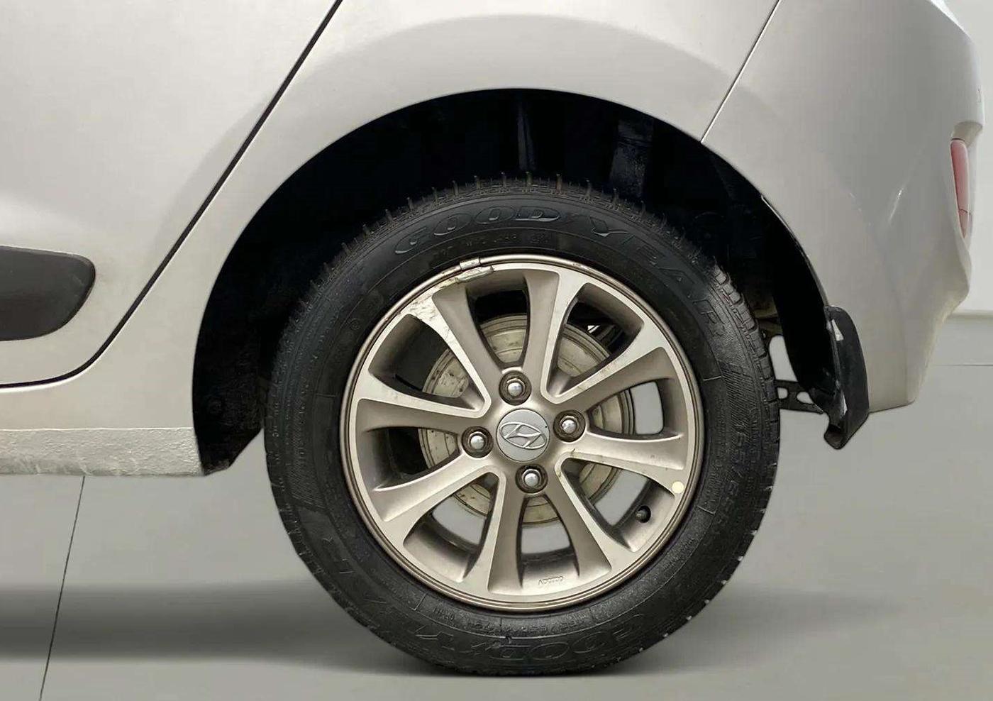 2016 Hyundai Grand i10 ASTA (O) 1.2 KAPPA VTVT, Petrol, Manual, 33,368 km, Left Rear Wheel