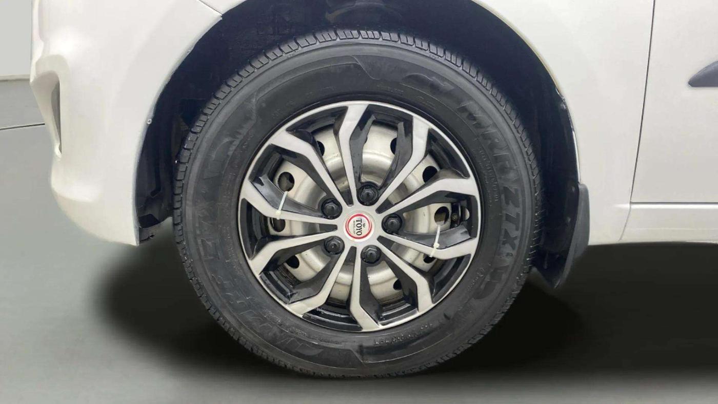 2013 Hyundai i10 ERA 1.1, Petrol, Manual, 63,705 km, Left Front Wheel