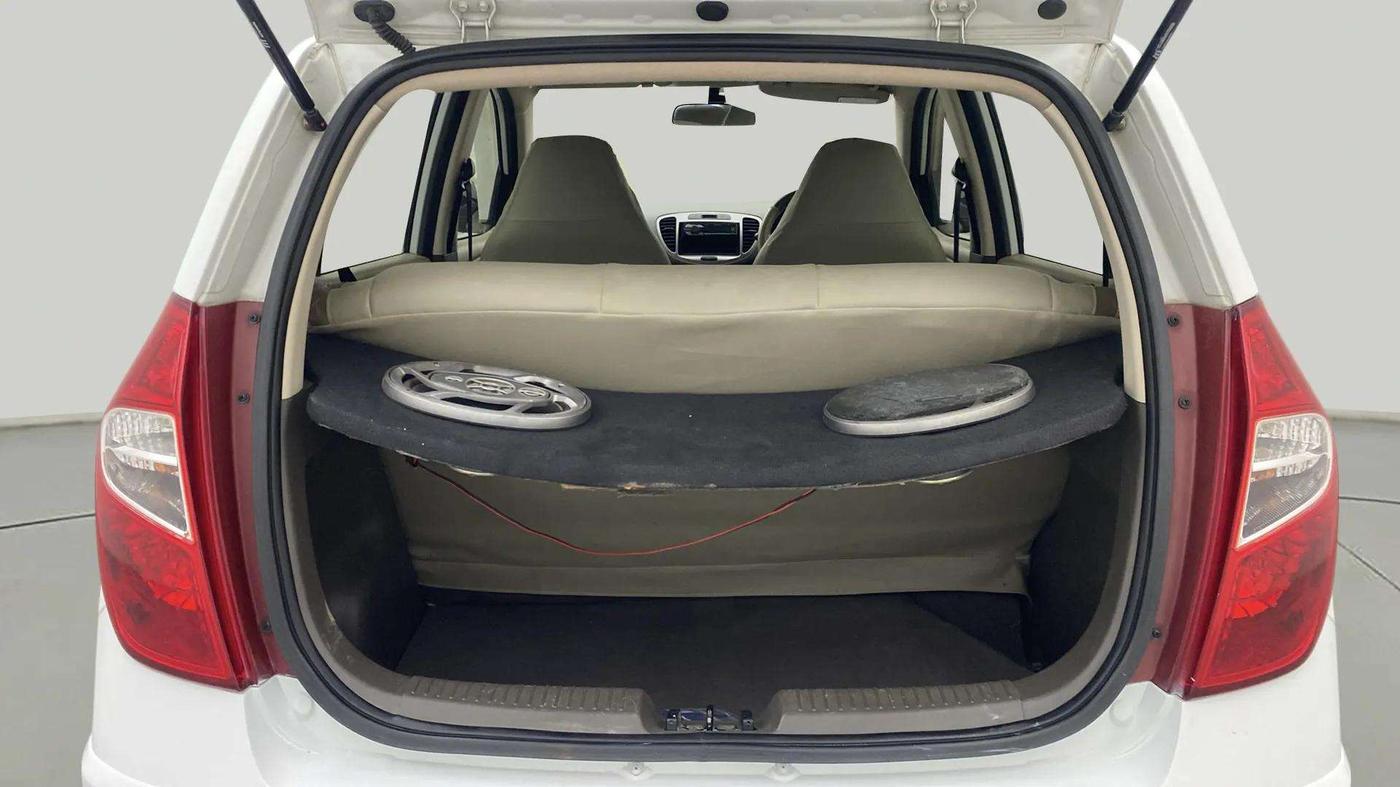 2013 Hyundai i10 ERA 1.1, Petrol, Manual, 63,705 km, Boot Inside