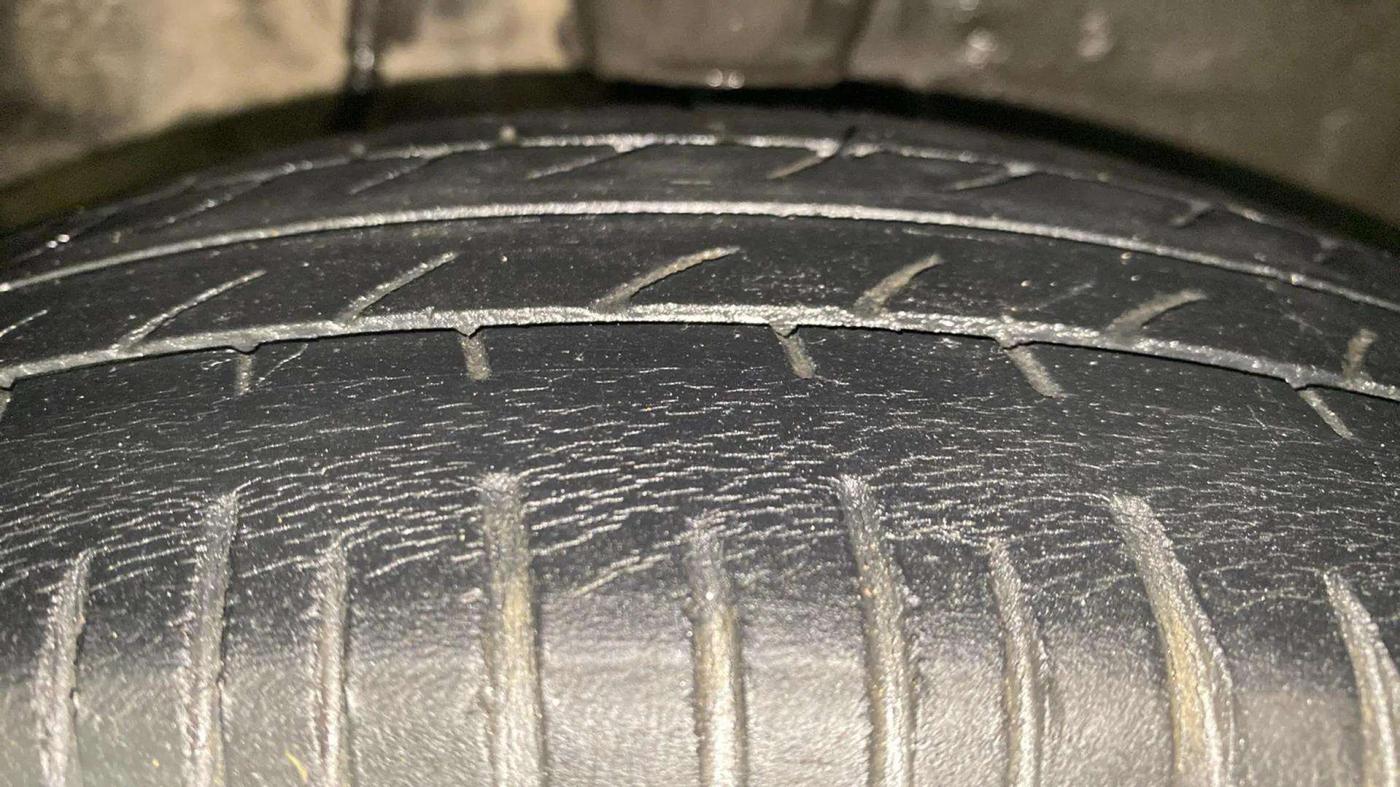 2013 Hyundai i10 ERA 1.1, Petrol, Manual, 63,705 km, Right Front Tyre Tread