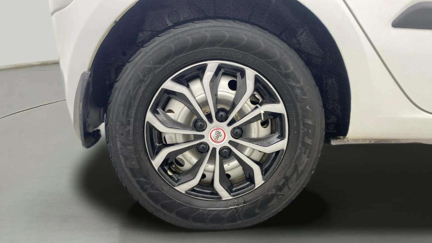 2013 Hyundai i10 ERA 1.1, Petrol, Manual, 63,705 km, Right Rear Wheel