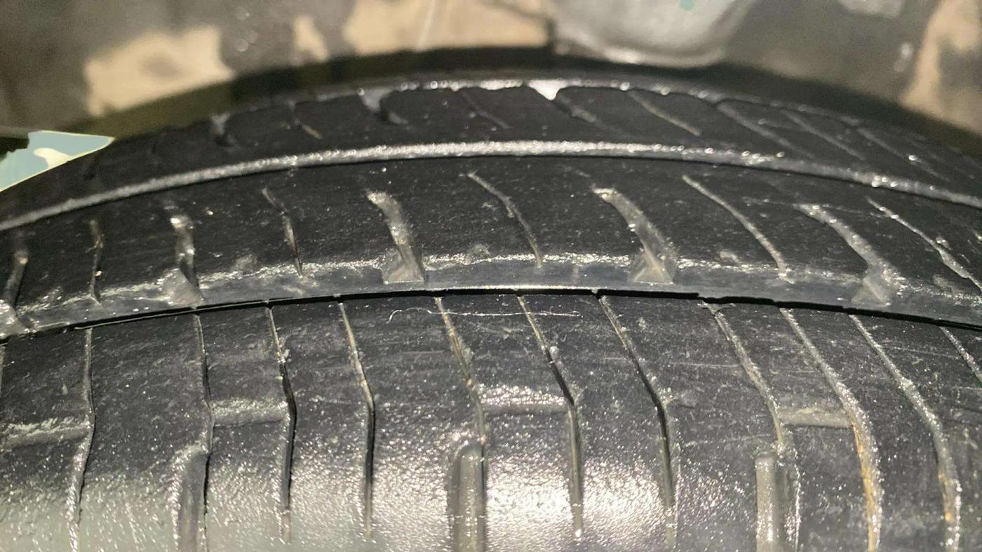 2013 Hyundai i10 ERA 1.1, Petrol, Manual, 63,705 km, Left Front Tyre Tread
