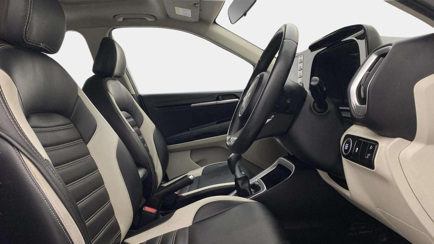 2022 KIA SONET HTX 1.5, Diesel, Manual, 70,942 km, Right Side Front Door Cabin