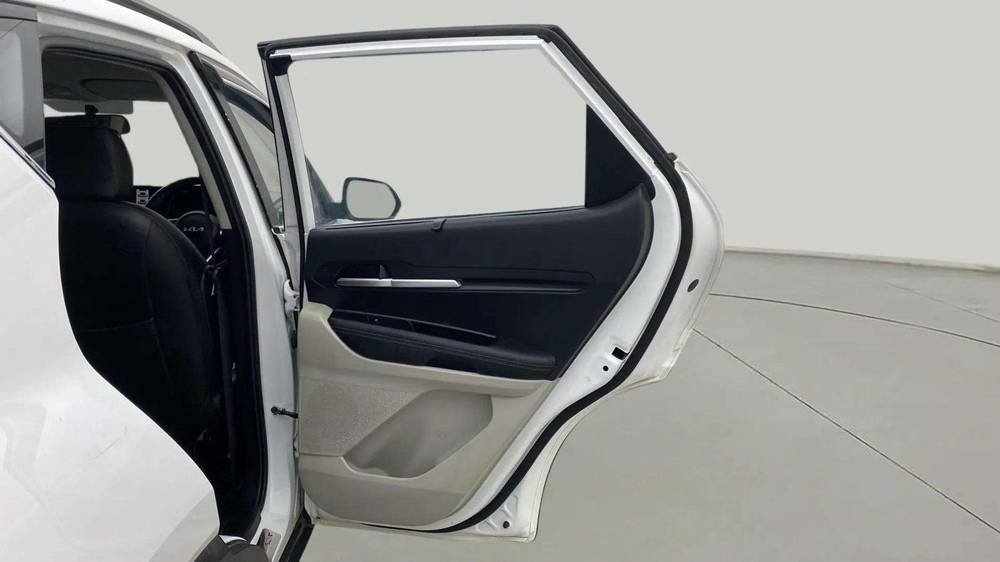 2022 KIA SONET HTX 1.5, Diesel, Manual, 70,942 km, RHS Rear Door