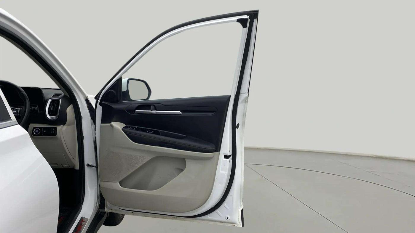 2022 KIA SONET HTX 1.5, Diesel, Manual, 70,942 km, RHS Front Door