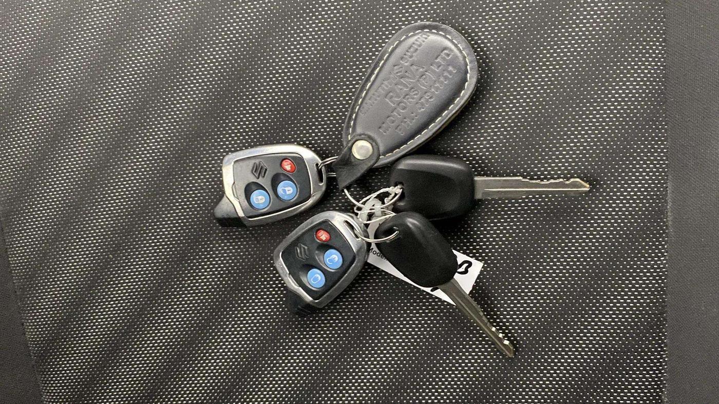 2021 Maruti Swift LXI, Petrol, Manual, 33,461 km, Key Close Up