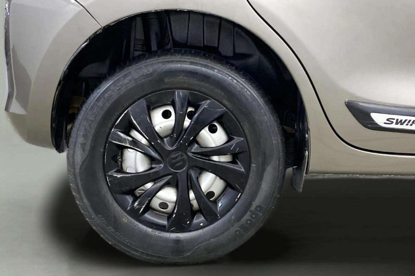 2021 Maruti Swift LXI, Petrol, Manual, 33,461 km, Right Rear Wheel