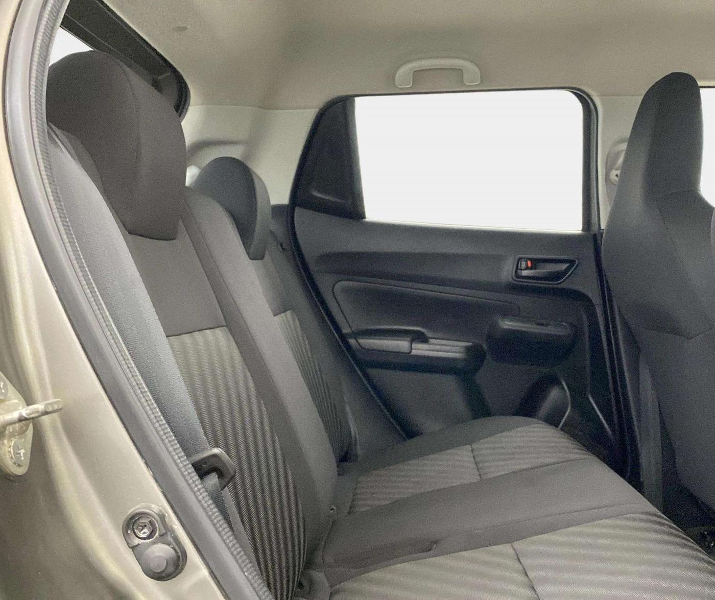 2021 Maruti Swift LXI, Petrol, Manual, 33,461 km, Right Side Rear Door Cabin